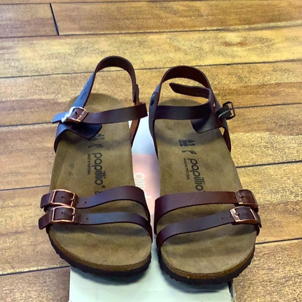 Papillio is a fashionable Birknstock brand that still has the orthopedic benifet